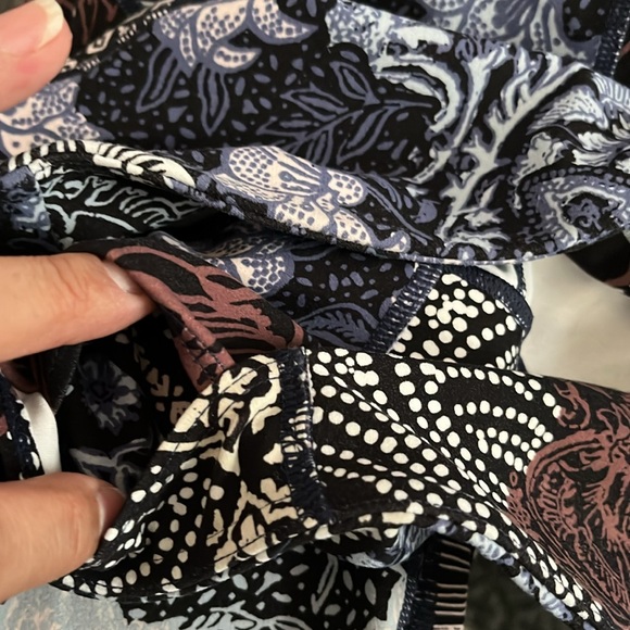 Athleta patchwork Salutation leggings - Picture 5 of 8